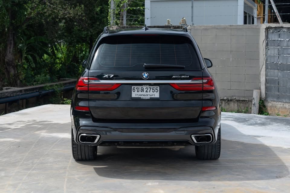 2021款宝马X7 xDrive30d M运动版，行驶11.68万公里，车况极新且配置丰富 - 图片3
