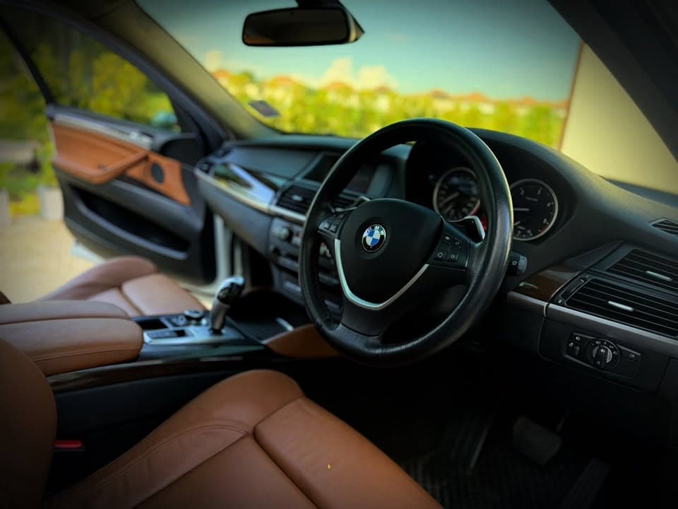 2011款宝马X6 3.0d xDrive，一手车无事故，73.5万泰铢 - 图片14