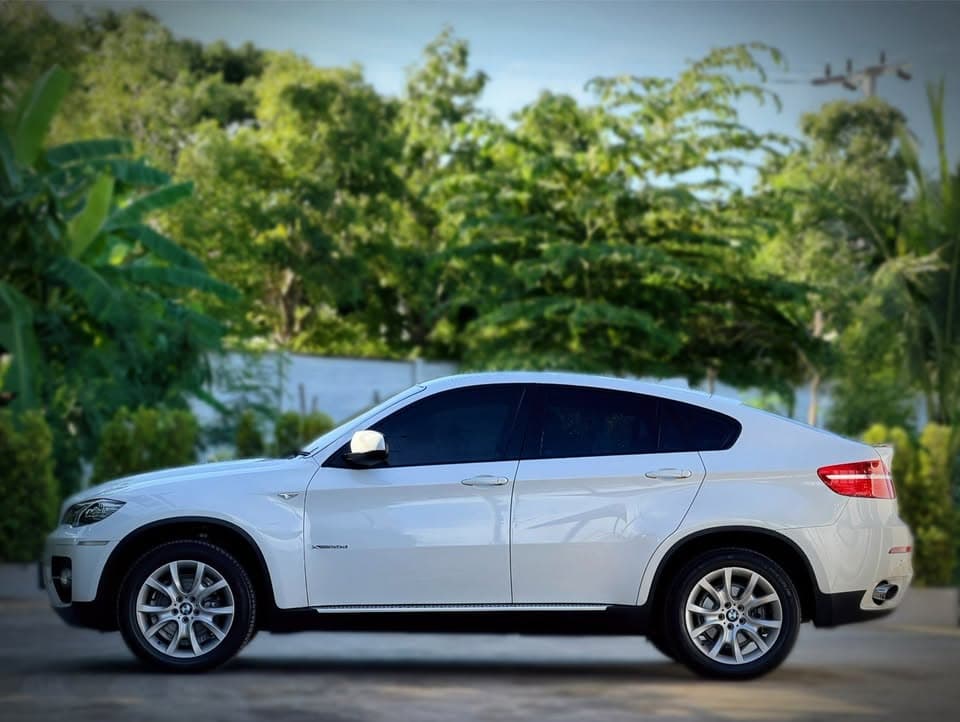 2011款宝马X6 3.0d xDrive，一手车无事故，73.5万泰铢 - 图片9