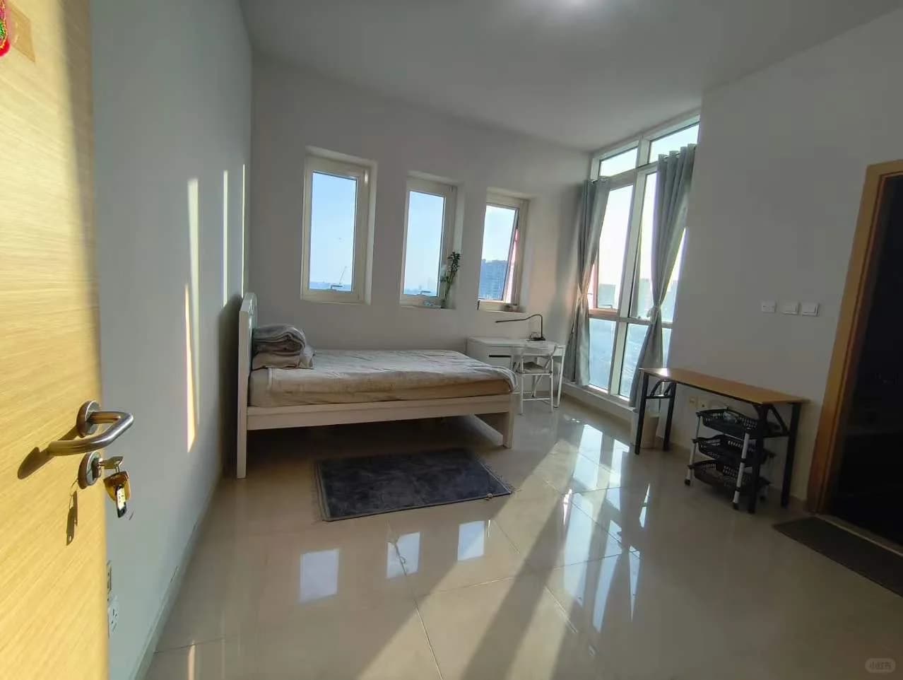 Abu Dhabi Reem Island bargain master bedroom private guard. - 图片9