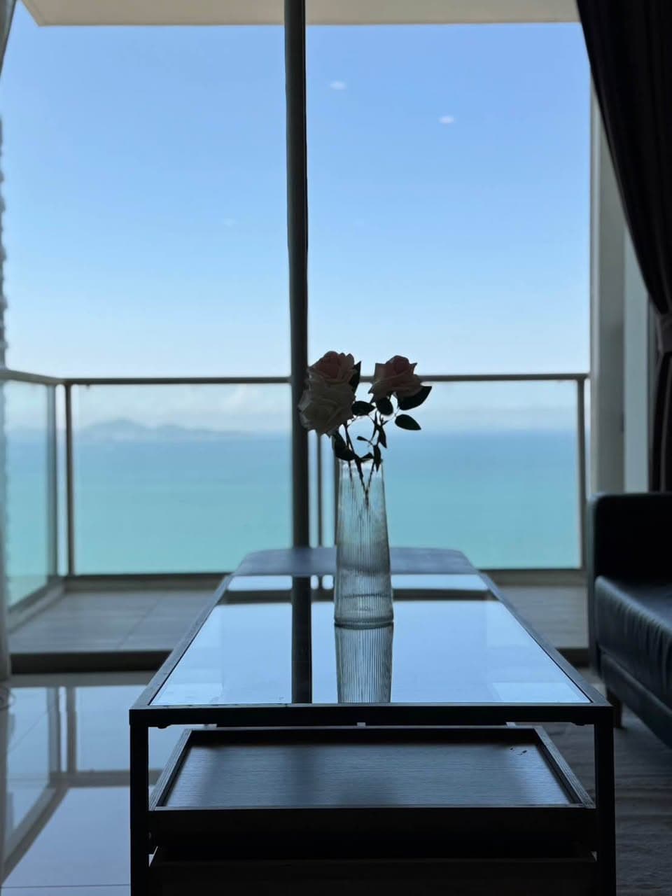 芭提雅Wongamat海滩Riviera公寓：38楼海景一居室，仅7户/层，带泳池健身房 - 图片1