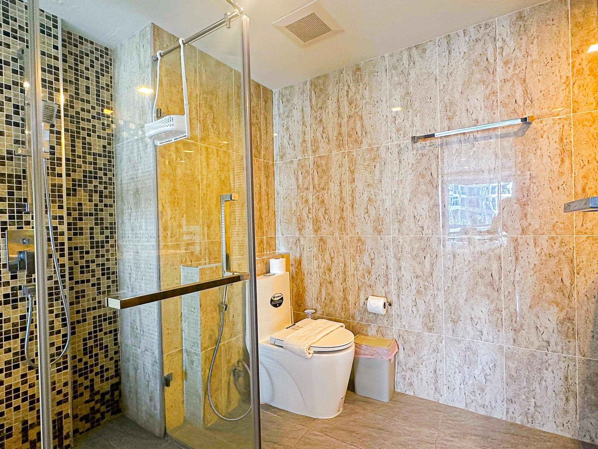 SKIP THE HOTEL: MOVE INTO A FURNISHED CONDO IN CENTRAL PATTA - 图片17