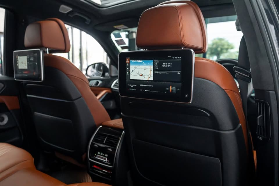 2021款宝马X7 xDrive30d M运动版，行驶11.68万公里，车况极新且配置丰富 - 图片11
