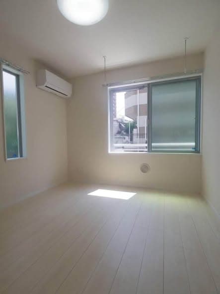AFFORDABLE APARTMENT IN - 图片1