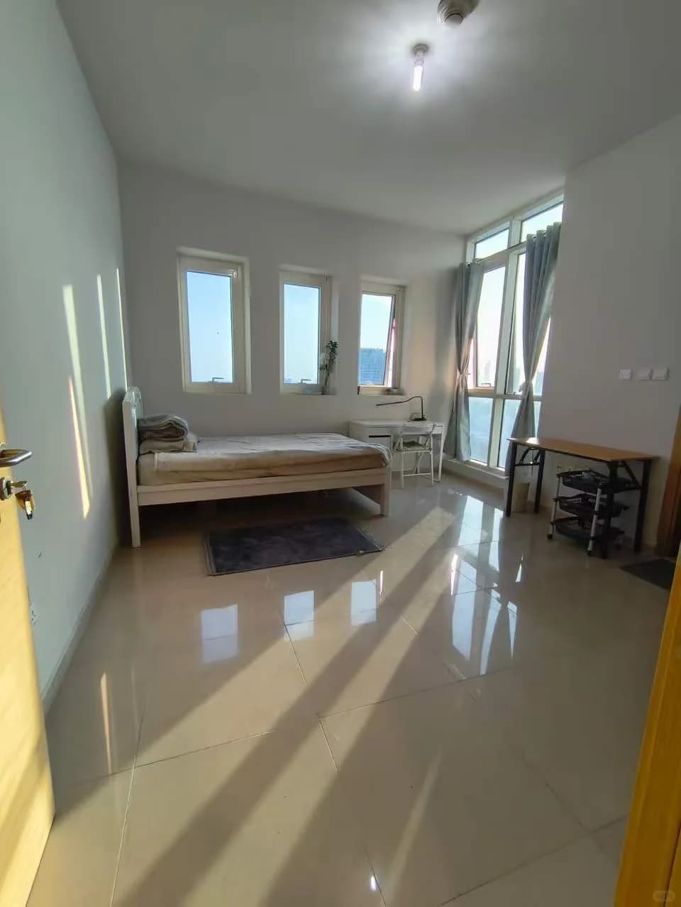 Abu Dhabi Reem Island bargain master bedroom private guard. - 图片10