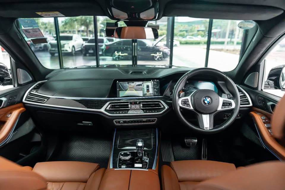 2021款宝马X7 xDrive30d M运动版，行驶11.68万公里，车况极新且配置丰富 - 图片14