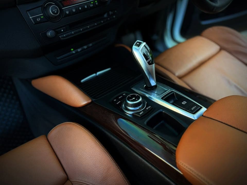2011款宝马X6 3.0d xDrive，一手车无事故，73.5万泰铢 - 图片16