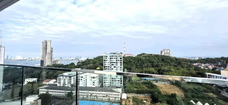 芭提雅普拉塔纳克山景公寓：20楼全景视野，70平米精装一居室月租28000泰铢 - 图片10