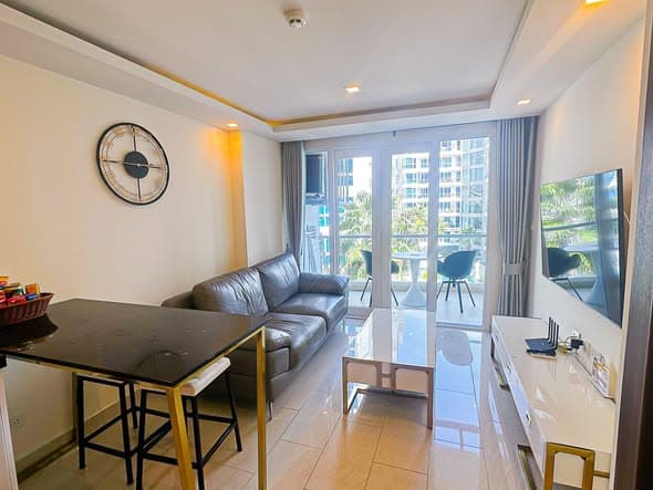 SKIP THE HOTEL: MOVE INTO A FURNISHED CONDO IN CENTRAL PATTA - 图片1