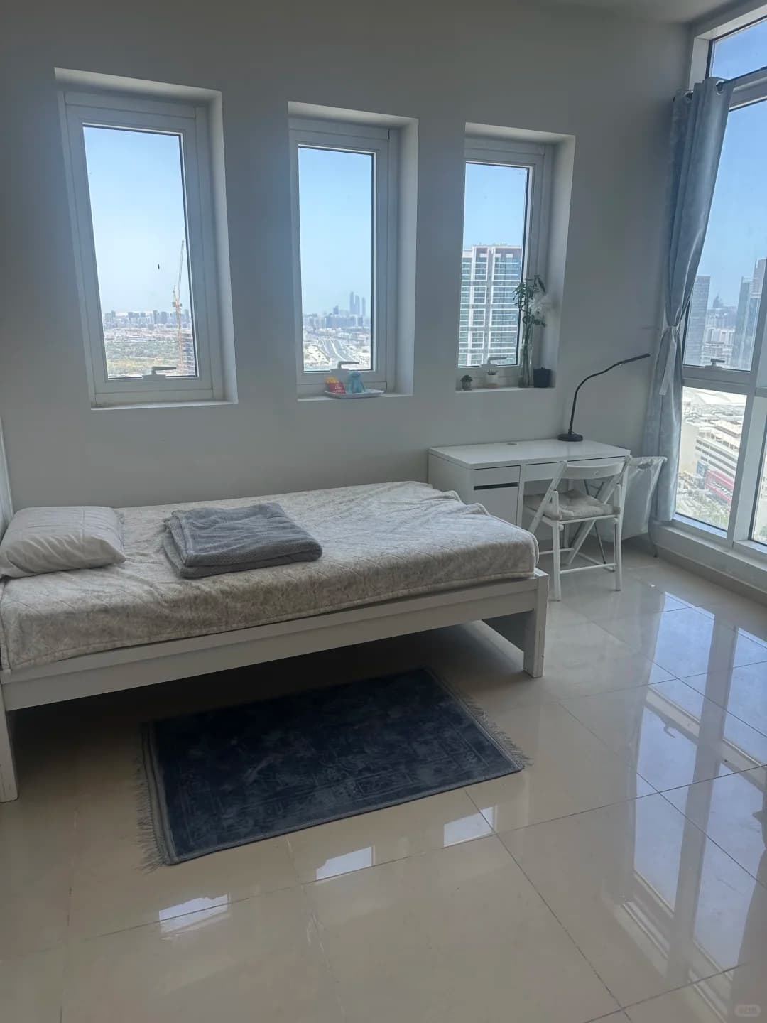 Abu Dhabi Reem Island bargain master bedroom private guard. - 图片1