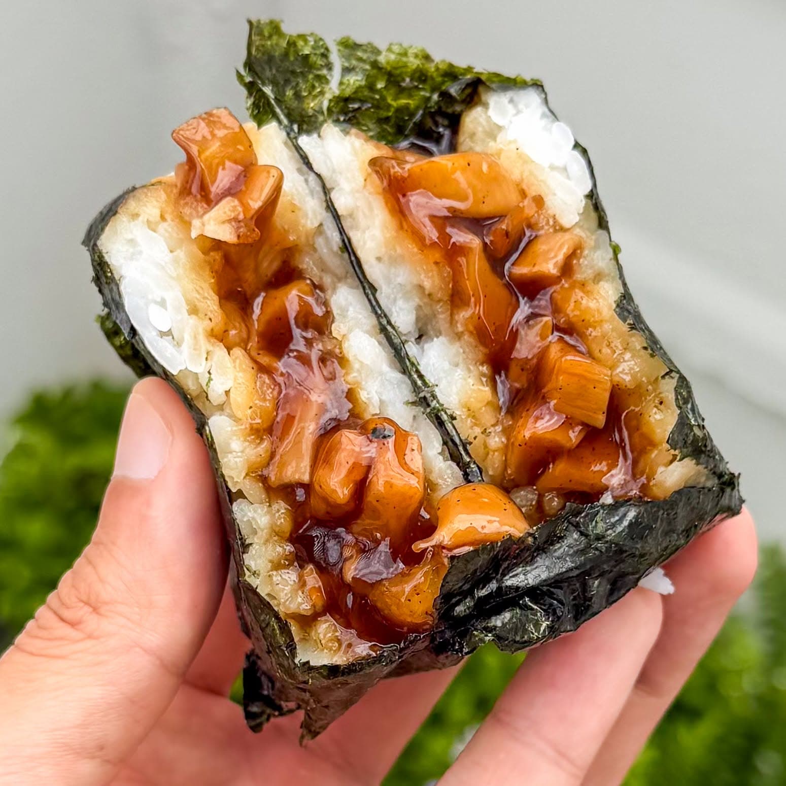 限时限定！奥里恩吉蘑菇饭团，咸甜酥脆口感绝了 - 图片3
