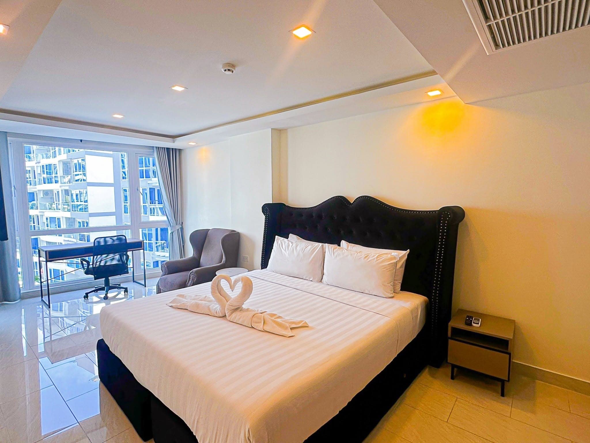 SKIP THE HOTEL: MOVE INTO A FURNISHED CONDO IN CENTRAL PATTA - 图片13
