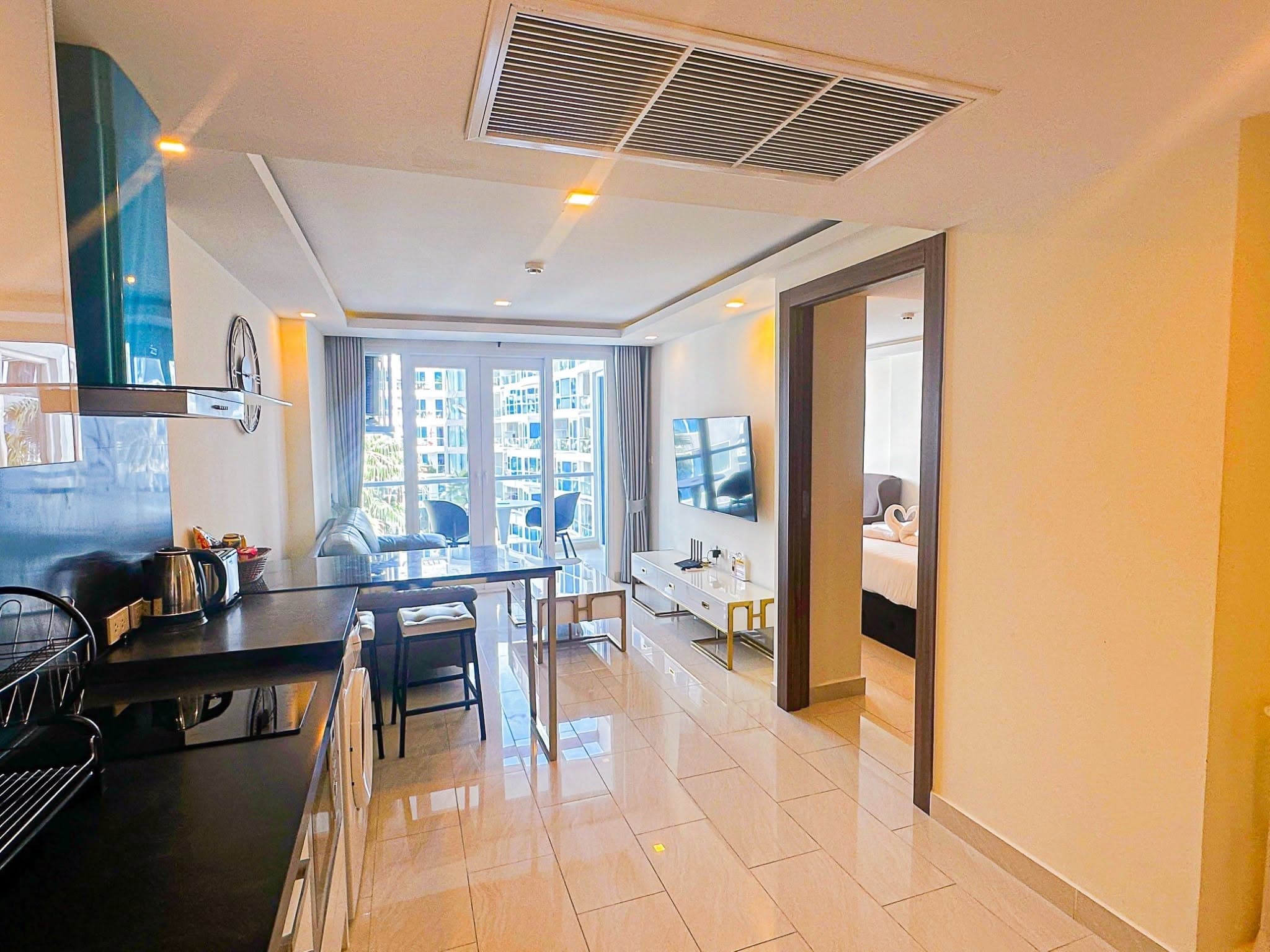 SKIP THE HOTEL: MOVE INTO A FURNISHED CONDO IN CENTRAL PATTA - 图片10