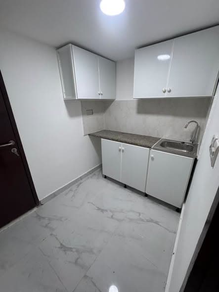 Studio Muroor路31街公寓出租：2800月租，家庭住宅，状态极佳 - 图片5