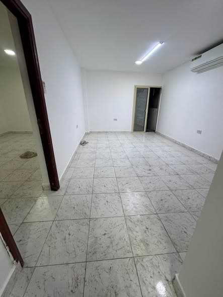 Al Mushrif公寓单间带阳台，月租4500迪拉姆 - 图片4