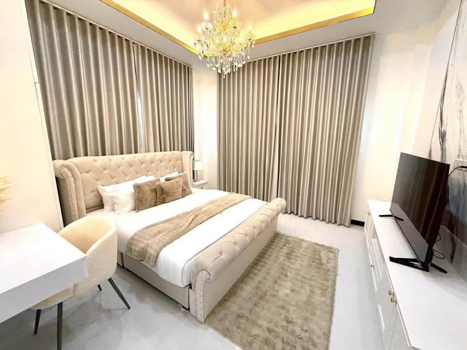 曼谷TW Wanasin (Soi Siam)独栋泳池别墅出租，4房5卫带全套家具，押二付一 - 图片13