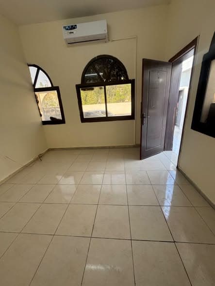 Al Mushrif Studio出租：Khaliz Al Arabic街，月租2300，含安保与中介费 - 图片3