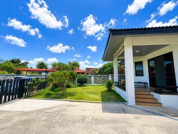 芭提雅农普瑞带私家庭院宠物友好住宅出租，近MIS学校与高速路 - 图片3