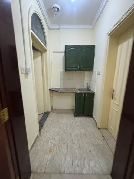 迪拜Al Muntazah Muroor路31街大型Studio公寓，月租3200，含停车WiFi - 图片2
