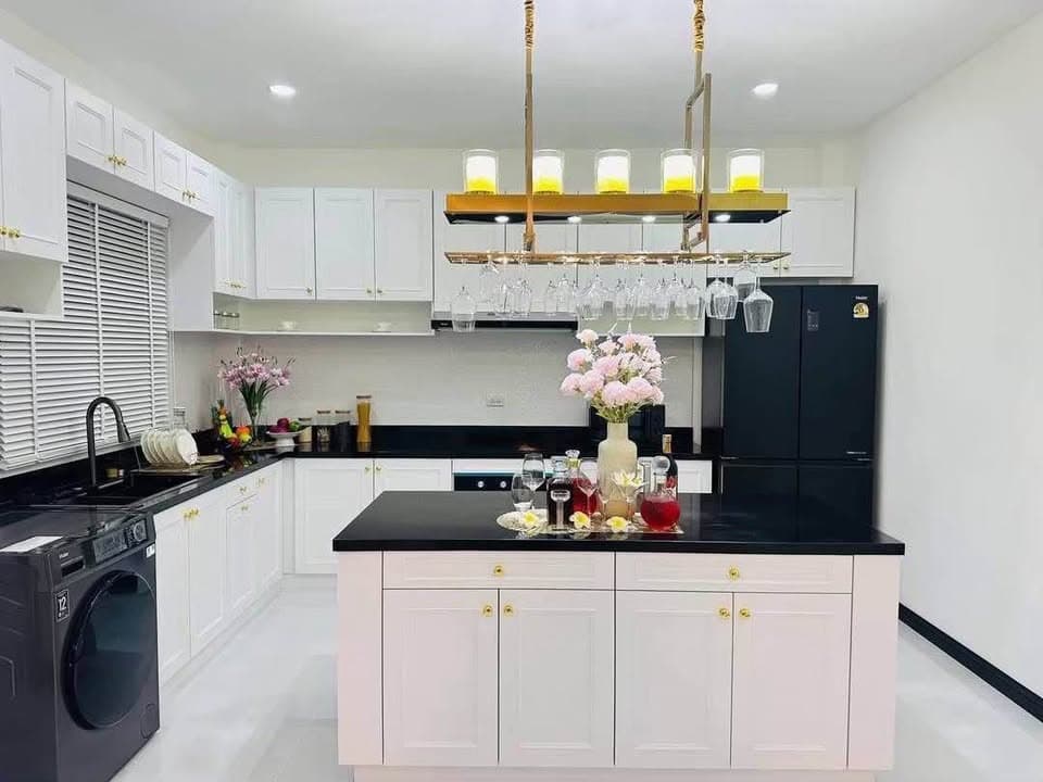 曼谷TW Wanasin (Soi Siam)独栋泳池别墅出租，4房5卫带全套家具，押二付一 - 图片7