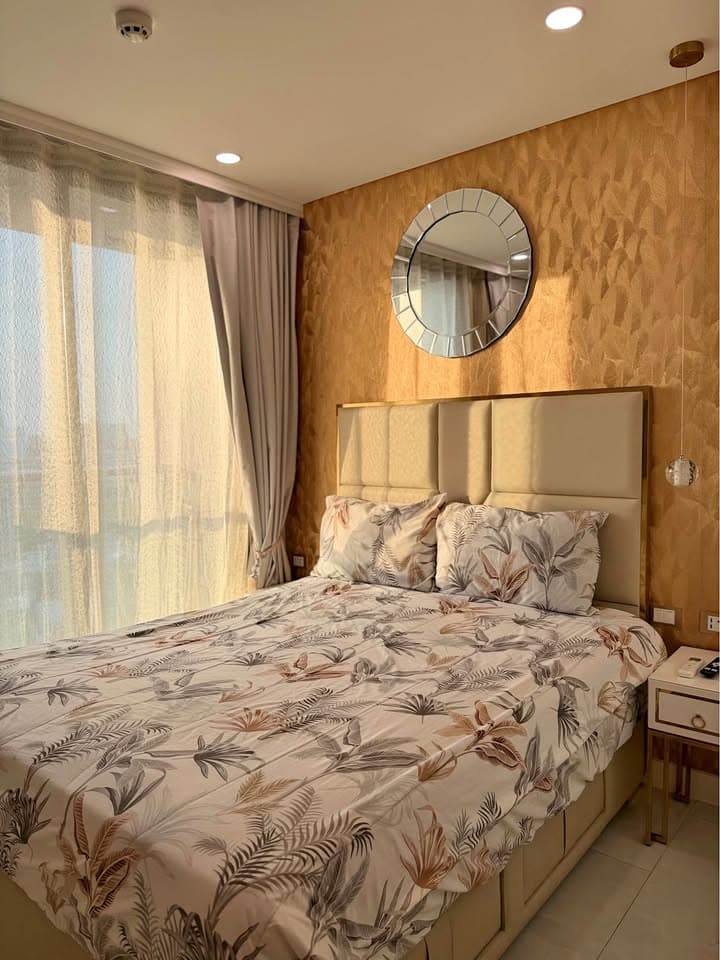 芭提雅Jomtien海滩一线海景公寓，15楼高层精装一房，月租18000泰铢封面图