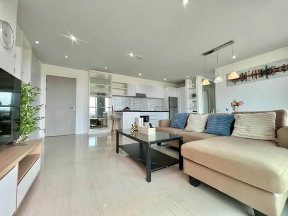 芭提雅Jomtien Atlantis公寓出售:72.88平两居室,城市与部分海景,售价369万泰铢封面图