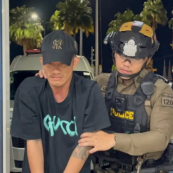 帕提亚省法院在押嫌犯戴手铐翻墙逃脱，警方悬赏2万泰铢征集线索 - 图片3