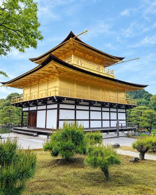 京都金阁寺：日本最具标志性的金色寺庙与宁静庭园 - 图片1