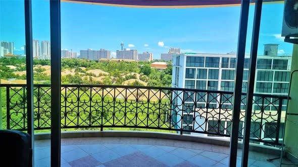 芭提雅Jomtien 52平米精装公寓，带阳台和泳池健身房，售价229万泰铢或月租1.5万