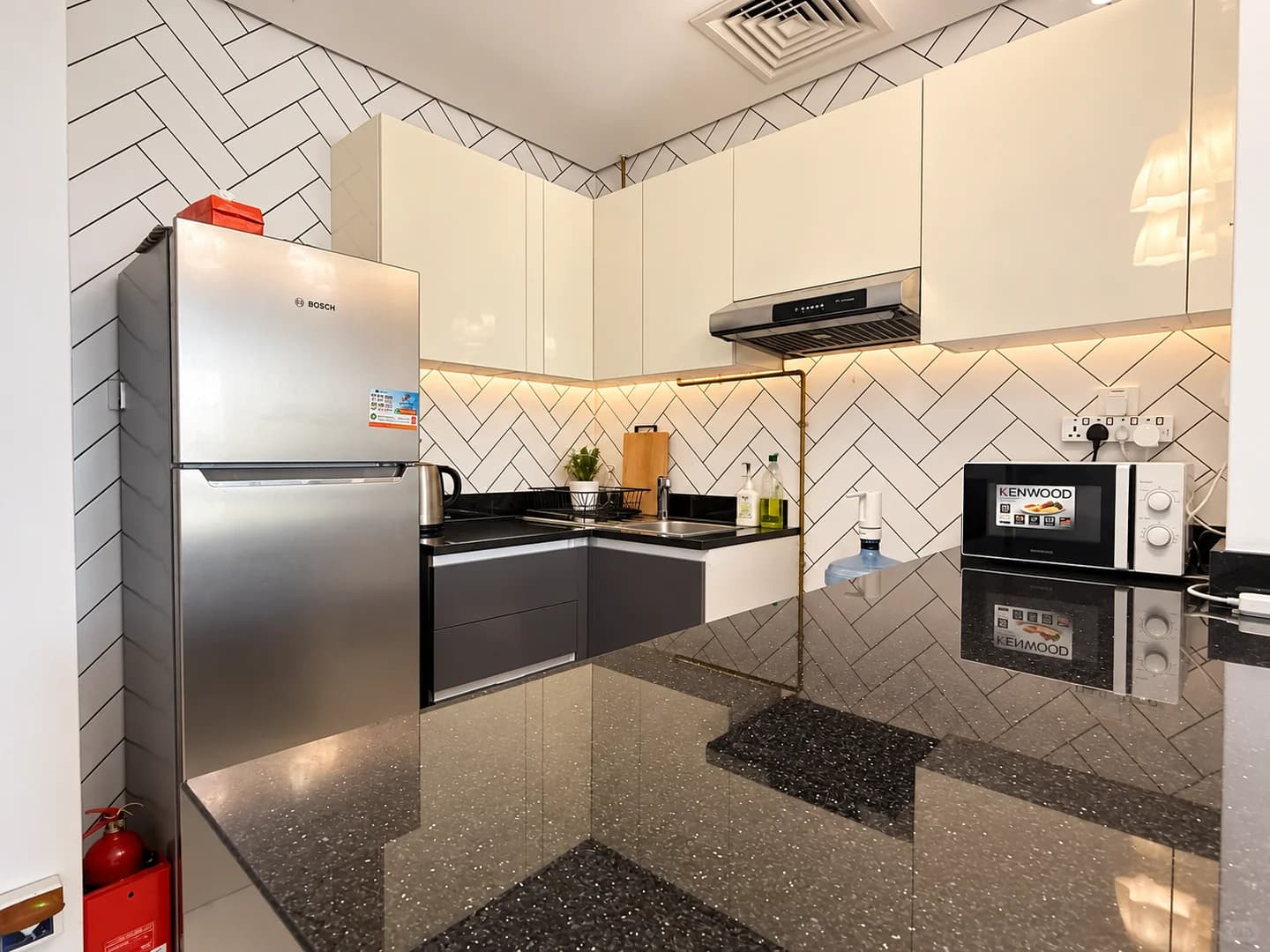 Renting in Dubai | JVT Boutique Studio | Checked in with you - 图片4