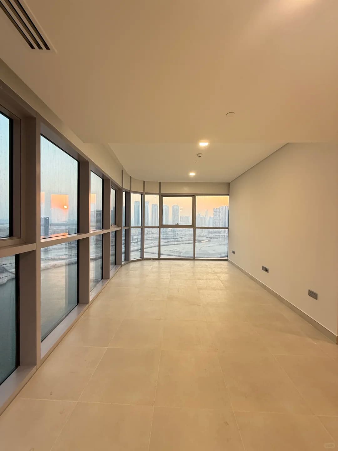 Abu Dhabi Reem Island helps friends find roommates, priority - 图片1