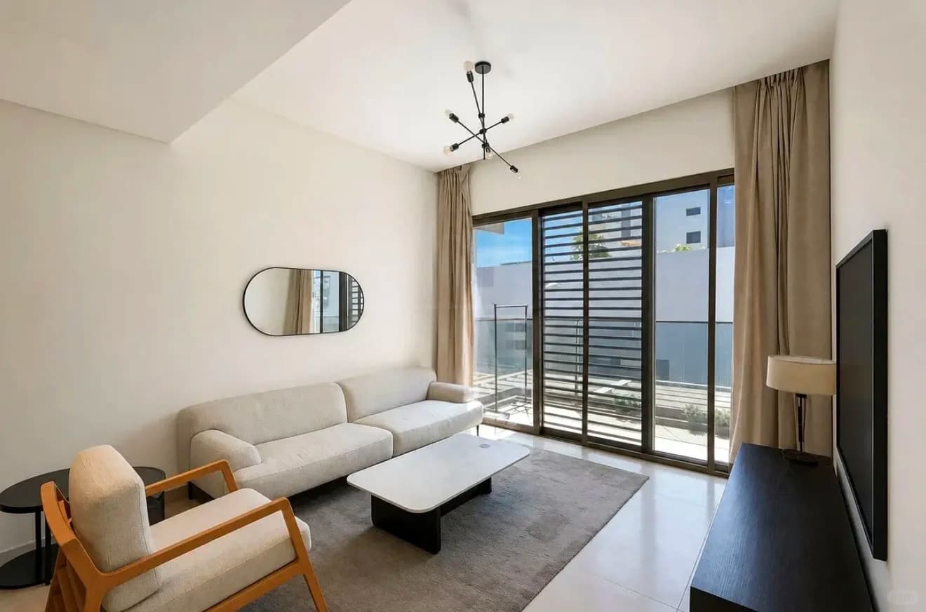 I am renting a JVC property in Dubai for a short term, with - 图片1