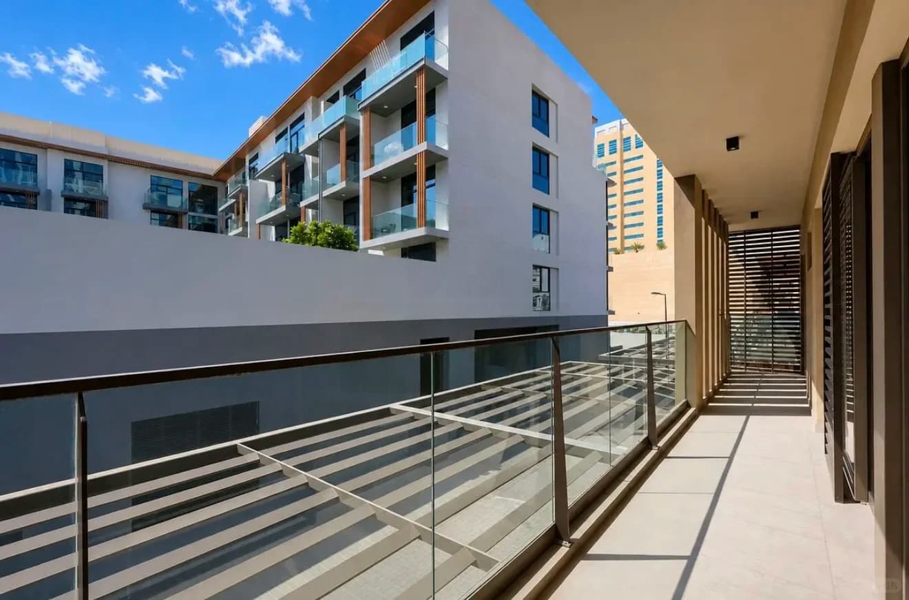 I am renting a JVC property in Dubai for a short term, with - 图片8