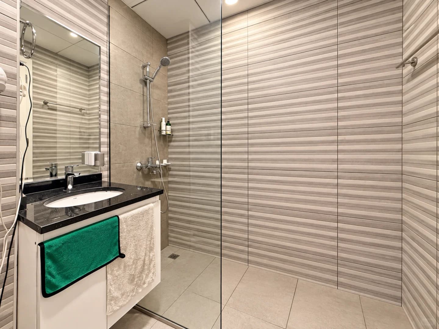 Renting in Dubai | JVT Boutique Studio | Checked in with you - 图片5