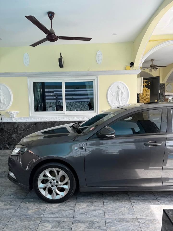 2015 MG 6 Fastback Top Model with sunroof in Grey only never - 图片4