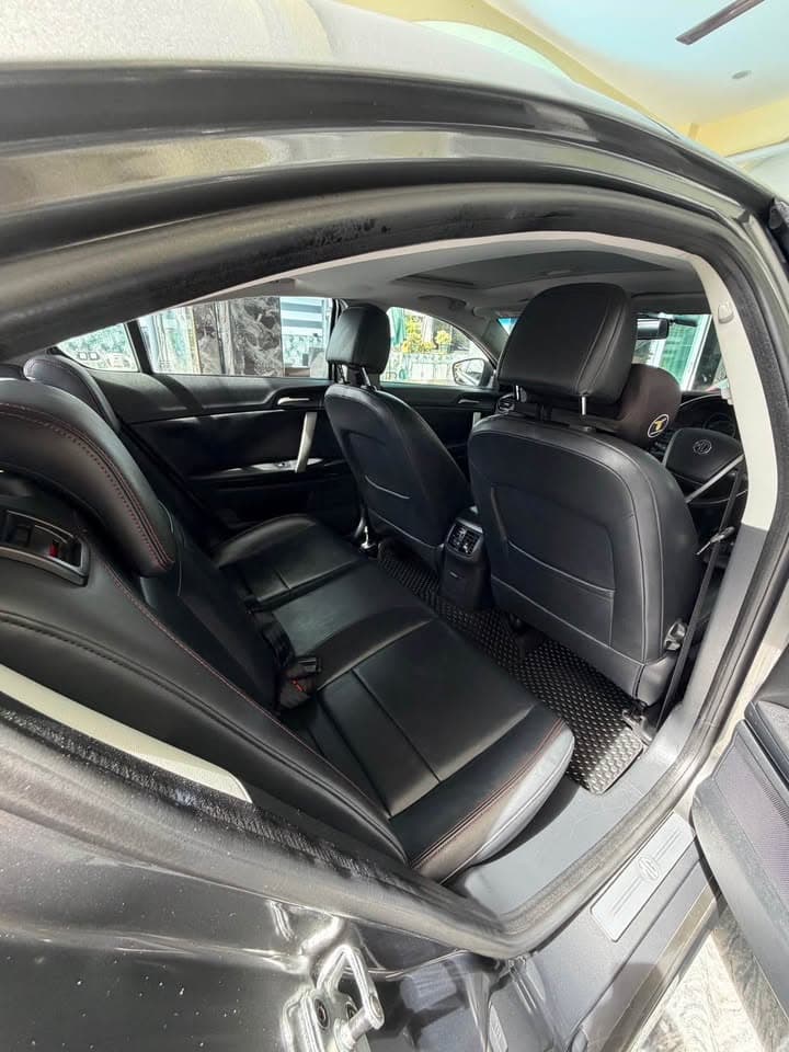 2015 MG 6 Fastback Top Model with sunroof in Grey only never - 图片7